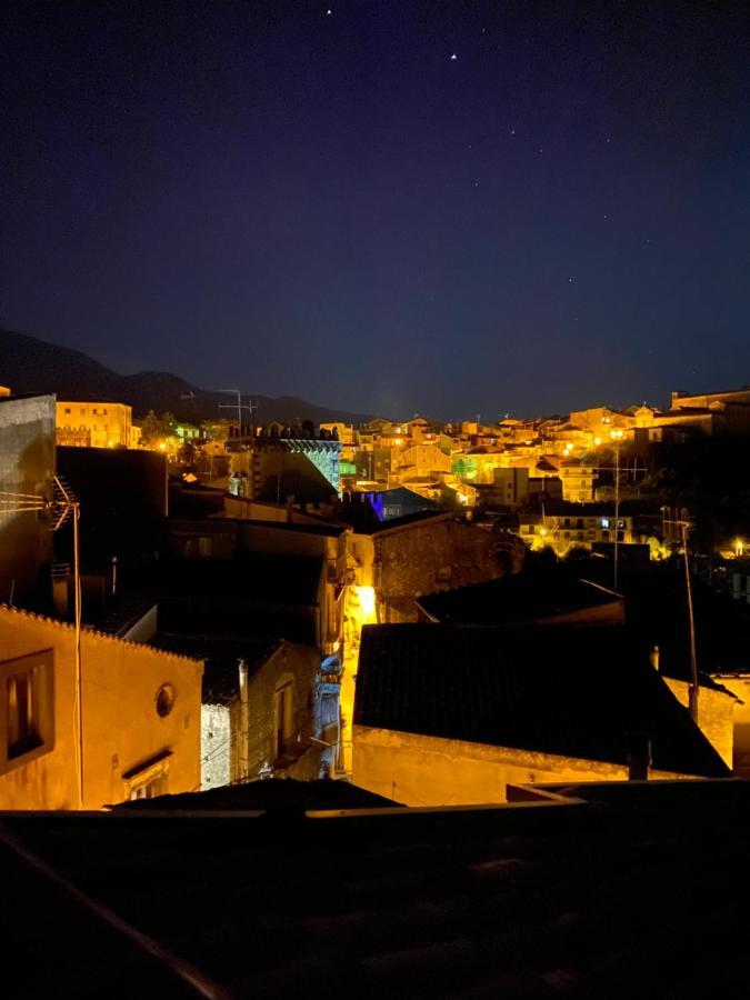 Casa Don Vicenzo Hotel Randazzo Buitenkant foto